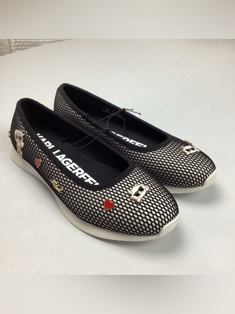 Karl Lagerfeld Paris Maleia Mesh Ballet Flats Black White Charms Sz 8 KL268331